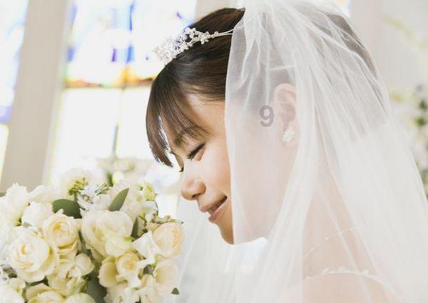哈尔滨小朋友走路特意避开井盖 这是刻在北方孩子DNA里的习惯吧